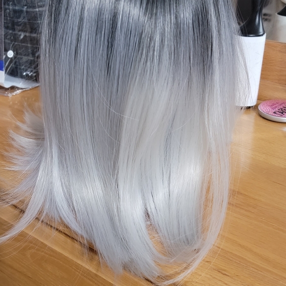 wig - Picture 3 of 5